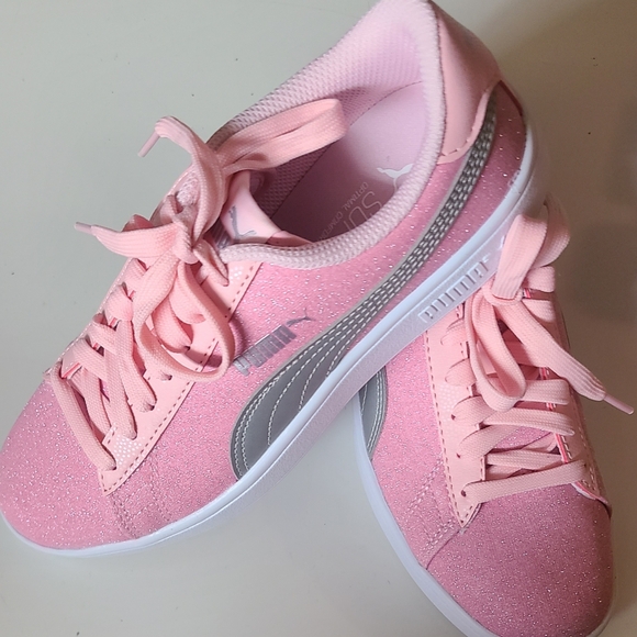 New Teens Puma Size 5 - Picture 1 of 7